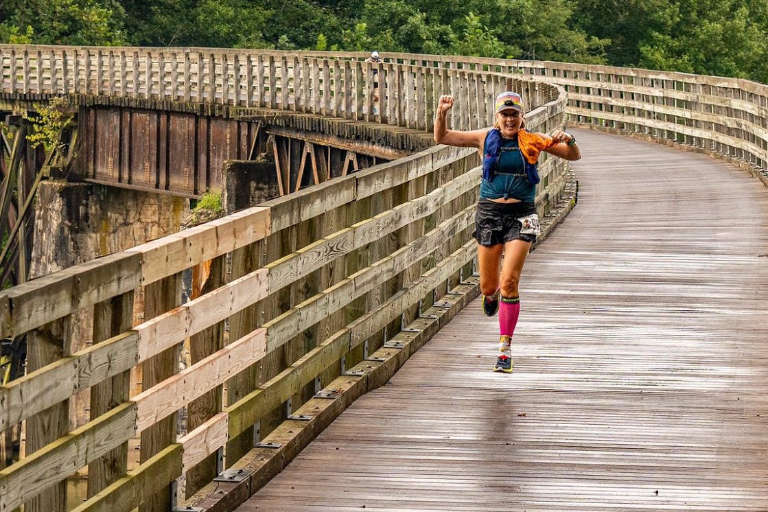 Anne running the 2020 Yeti 50K.